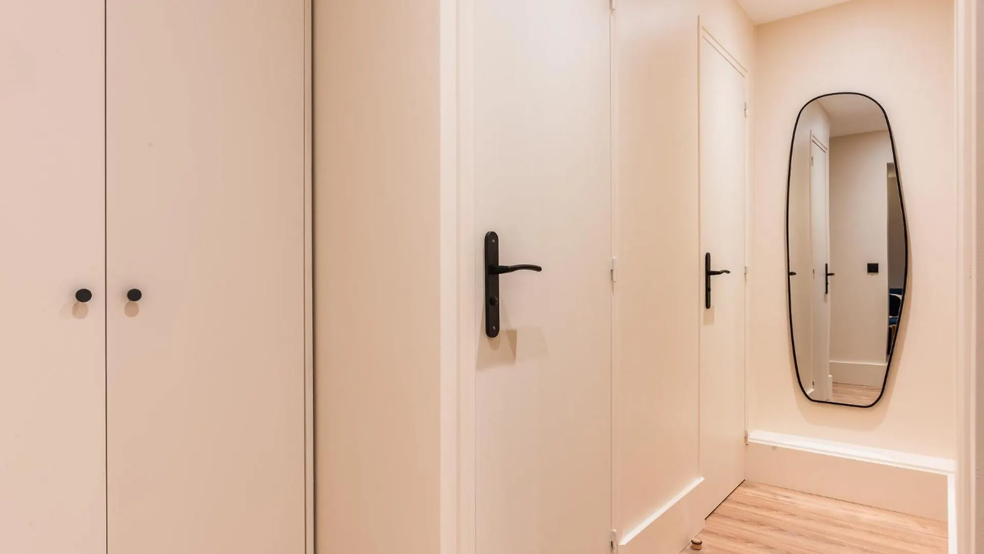 Maison Menilmontant Paris 0*,